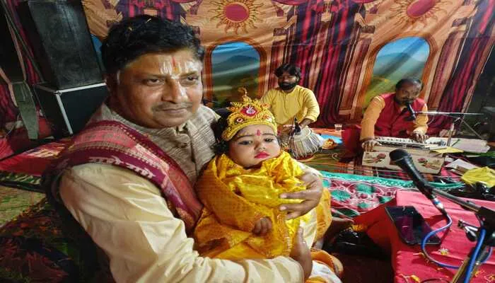 बाराबंकी: श्रीमद् भागवत कथा में साकार हुआ श्री कृष्ण जन्मोत्सव