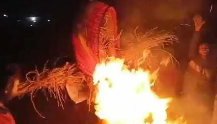 बहराइच: सपा प्रत्याशी मसूद आलम का जलाया गया पुतला, लगाए मुर्दाबाद के नारे