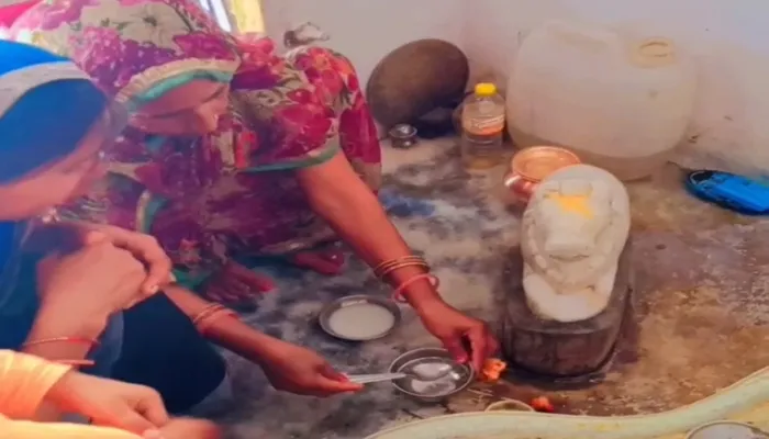 रायबरेली: नंदी महाराज के जल पीने की अफवाह पर शिवालयों में उमड़ी भीड़