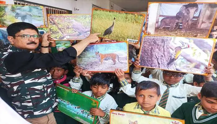 बहराइच: विश्व वन्यजीव दिवस पर आयोजित हुआ जागरुकता कार्यक्रम, चित्रों के द्वारा जगाया गया वन्यजीवों के प्रति प्रेम