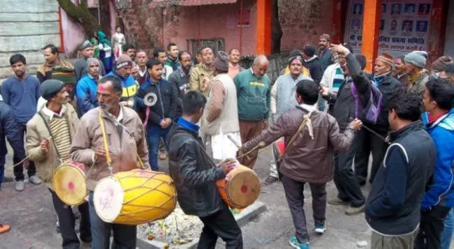 बागेश्वर: भगवान बागनाथ के धाम पहुंची सतराली की होली
