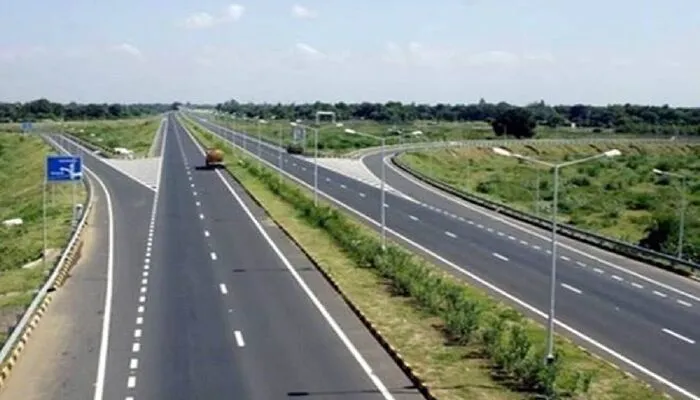 लखनऊ: सिक्स लेन होगा लखनऊ-गोरखपुर हाईवे! सरकार गठन के बाद शुरू होगा काम