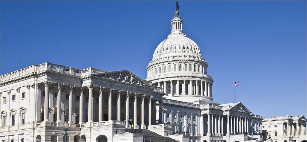 अमेरिकी प्रतिनिधि सभा ने यूक्रेन के लिए 13.6 अरब डॉलर की मदद को मंजूरी दी