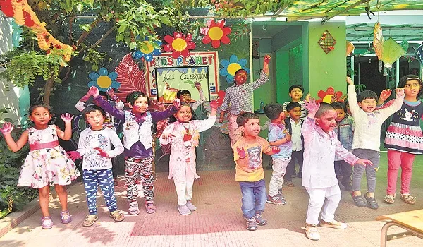 मुरादाबाद : जाति-धर्म की तोड़ दीवार, हिंदू-मुस्लिम मिलकर मनाते हैं त्योहार