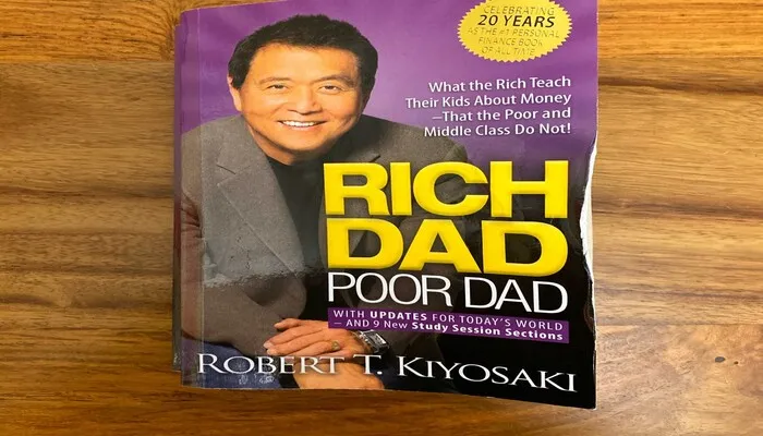 Rich Dad Poor Dad: अलग नजरिए से देखें लाइफ- अमीर लोग के लिए पैसा काम करता हैं