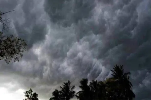 भीमताल: पहाड़ों में फिर छाए बादल, ठंड के साथ बारिश की संभावना
