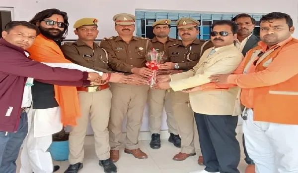 मुरादाबाद: शिक्षक की जान बचाने वाले पुलिसकर्मी का सम्मान