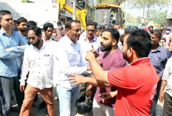 हल्द्वानी: विधायक बिष्ट ने रुकवाई निगम की जेसीबी