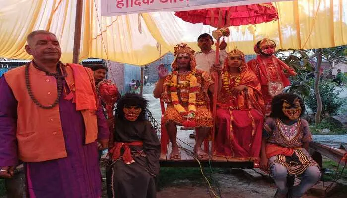 रायबरेली: हर-हर महादेव के उद्घोष के साथ शिवालयों में उमड़ा आस्था का सैलाब, निकलीं मनमोहक झांकियां