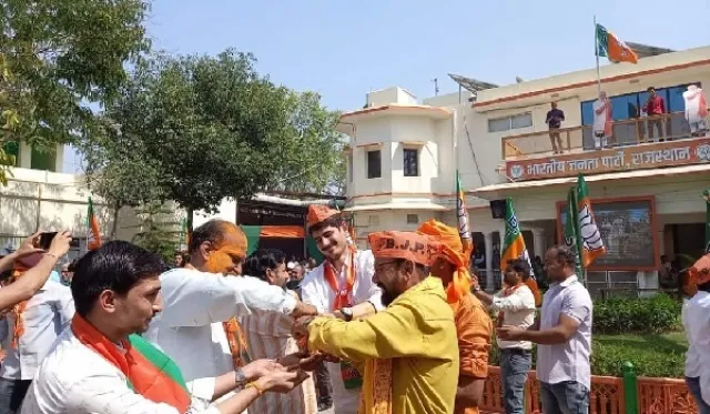 चार राज्यों में भाजपा के बढ़िया प्रदर्शन पर राजस्थान प्रदेश पार्टी मुख्यालय पर जश्न का माहौल