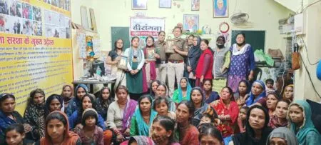 हल्द्वानी: उन बच्चों की माताओं का किया सम्मान जो अपने बच्चों को गलियों से कूड़ा उठाने नहीं बल्कि पढ़ने भेजती हैं