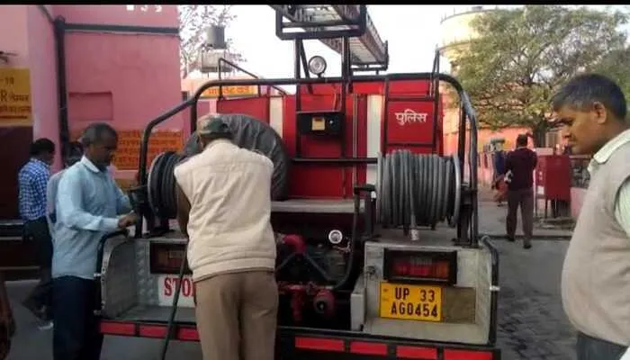 रायबरेली: जिला अस्पताल के गोदाम में लगी आग, मचा हड़कंप