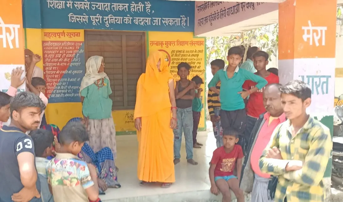 बरेली में दिनदहाड़े लूट: तमंचा और डंडे लेकर आंगनबाड़ी केंद्र में घुसे बदमाश, सहायिका का मंगलसूत्र और कुंडल लूटकर फरार