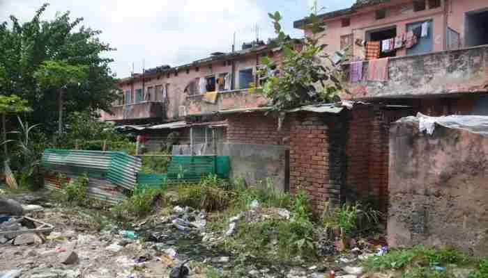 रायबरेली: बदल रहे मौसम से बढ़ा संक्रमण का खतरा, गांवो में फैली गंदगी