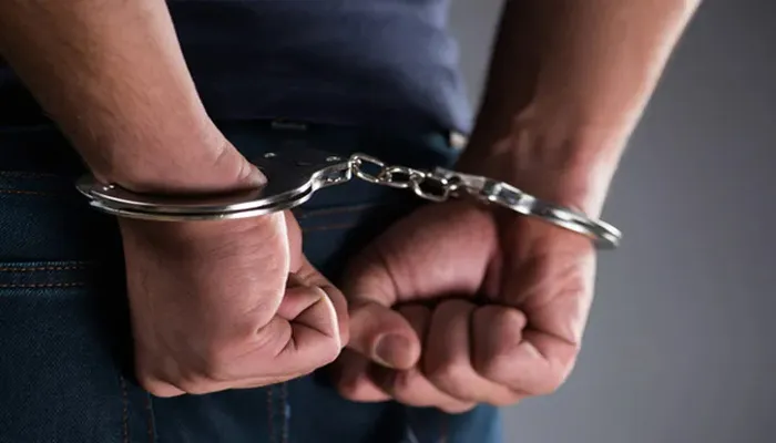 बाराबंकी: शातिर लुटेरा गिरफ्तार, दो मोबाइल फोन व एक तमंचा बरामद