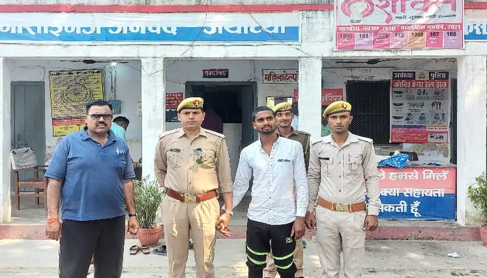 अयोध्या: धार्मिक कार्यक्रम में हुई बमबाजी, युवक की मौत