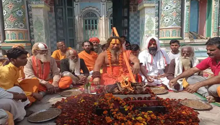 अयोध्या के तपस्वी परमहंस ने रूस-यूक्रेन की जंग रोकने का दिया ऑर्डर, पुतिन को दी यह नसीहत