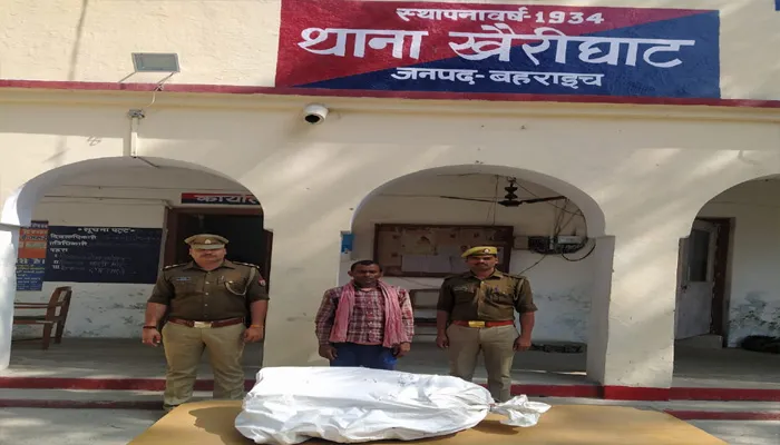 बहराइच: पुलिस के हाथ लगी बड़ी कामयाबी, 10 किलो कटीले तार के साथ आरोपी गिरफ्तार