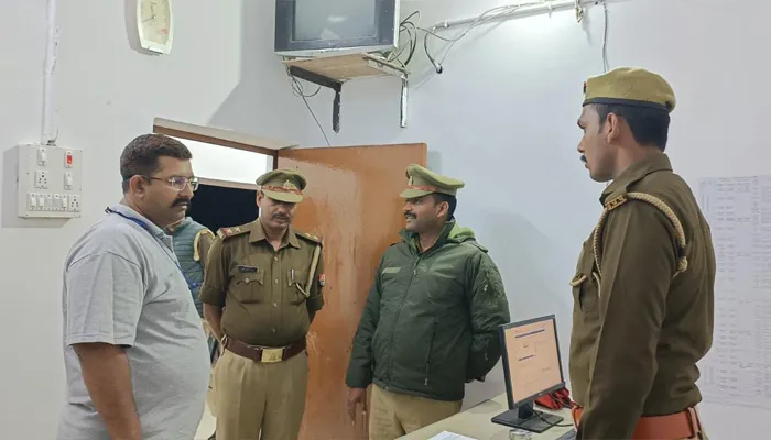 बहराइच: पुलिस अधीक्षक ने थाने का निरीक्षण कर जांची व्यवस्थाएं, कहा- घटनाएं न हों इस पर ध्यान दें थानाध्यक्ष