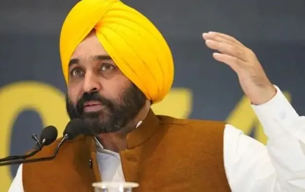 भगवंत मान ने किया बड़ा ऐलान, अब पंजाब के लोग Whatsapp से दर्ज करा सकेंगे भ्रष्टाचार की शिकायत