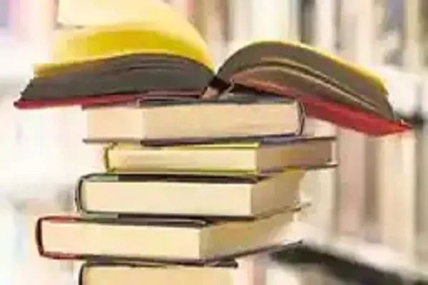 मुरादाबाद : पुरानी किताबों से पढ़ेंगे छात्र-छात्राएं