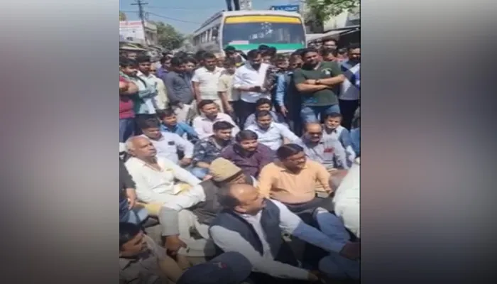 बुलंदशहर: SSP ने नियुक्त किया नया कोतवाल, गुड़ व्यापारी की हत्या के बाद व्यापारियों में आक्रोश