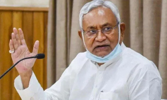 नीतीश कुमार पर लोकतंत्र की हत्या करने का आरोप, हाथ पर काली पट्टी बांधकर सदन में आए राजद विधायक