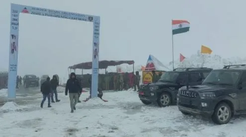 73 दिनों बाद फिर खोला गया श्रीनगर-लेह राजमार्ग 