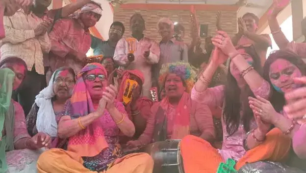 बदायूं: उमंग और उत्साह के साथ  पूरे जिले में मनी होली