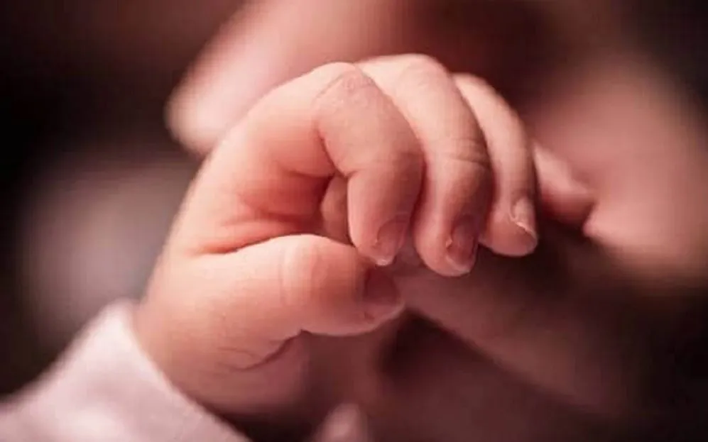 दिल्ली में दिल दहलाने वाली घटना, 2 महीने की बच्ची को मां ने ही मार डाला,  फिर ओवन में छिपाया