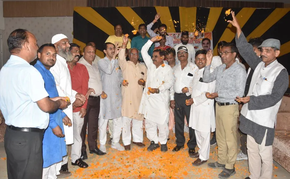 बरेली: महानगर कांग्रेस ने किया होली मिलन समारोह का आयोजन