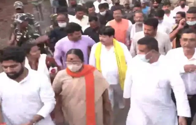 बीरभूम हिंसा: घटनास्थल पर पहुंचे पार्टी के नेता, भाजपा नेता शुभेंदु बोले- लागू किया जाए राष्ट्रपति शासन