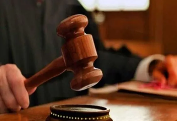 भारत देश का कौन सा न्यायधीश था जिसे फांसी पर लटकाया गया था?