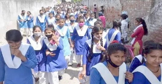 बरेली: 24 जिलों में अंग्रेजी का पेपर लीक होने के बाद बरेली में भी हड़कंप, कई सेंटरों पर असमंजस की स्थिति