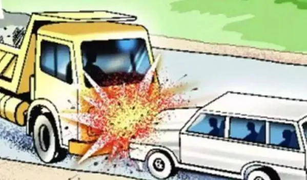 मध्यप्रदेश: ट्रक ने सड़क किनारे खड़े दो वाहनों को रौंदा, तीन लोगों की मौत, दो घायल