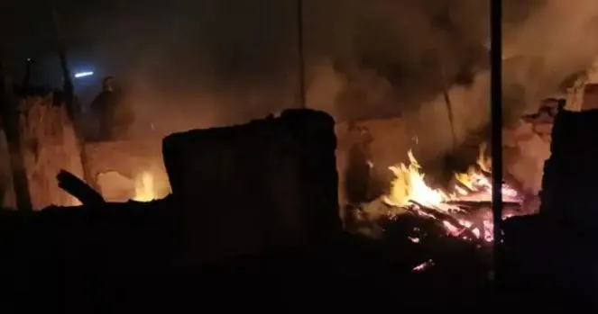 उत्तर पूर्वी दिल्ली की करीब 60 झुग्गियों में लगी आग, सात लोगों की मौत, केजरीवाल ने किया शोक व्यक्त