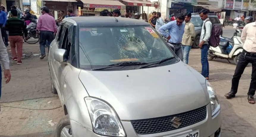 बरेली: जाम में हॉर्न बजाने को लेकर डिलीवरी बॉय और कार सवार में झड़प, हंगामा