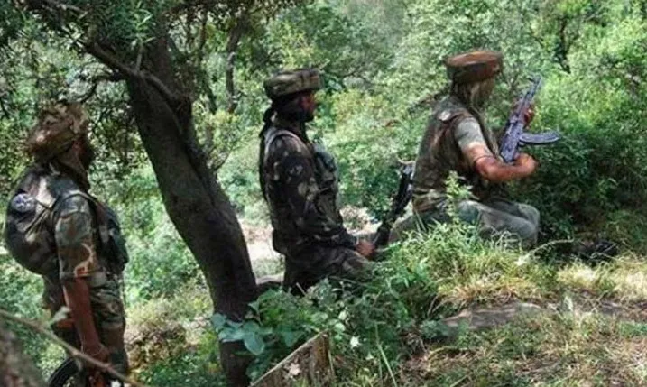 छत्तीसगढ़: नक्सलियों ने बारुदी सुरंग में किया विस्फोट, एक जवान शहीद, एक घायल