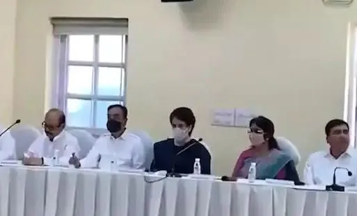 जी-23 की बैठक में कांग्रेस पार्टी के नाराज नेताओं ने नेतृत्व पर उठाए सवाल
