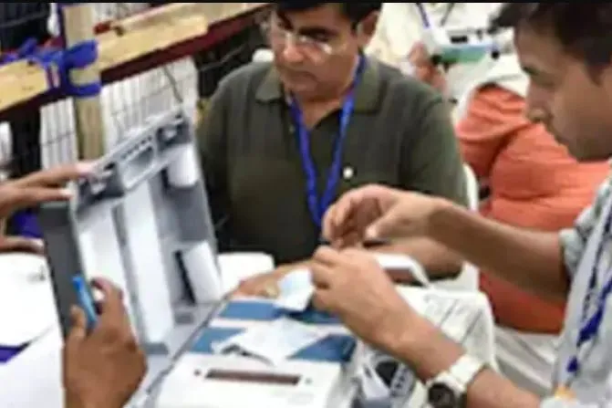 UP Election: आज होगा 4406 उम्मीदवारों के भाग्य का फैसला