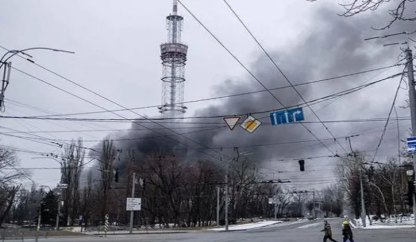 Ukraine Russia War : रूसी मिसाइलों ने लवीव से 50 किमी दूर स्थित यूक्रेन के सैन्य अड्डे को बनाया निशाना