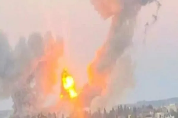 पाकिस्तान के सियालकोट मिलिट्री बेस पर विस्फोट, सैन्य अड्डे पर किया जाता था गोला-बारूद स्टोर