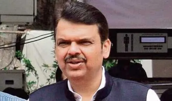 पुलिस ने देवेंद्र फडणवीस के घर के बाहर बढ़ाई सुरक्षा