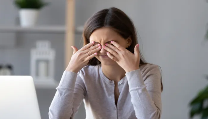 घरेलू उपाय से करें आंखों की समस्याओं को दूर, अपनाएं यह टिप्स