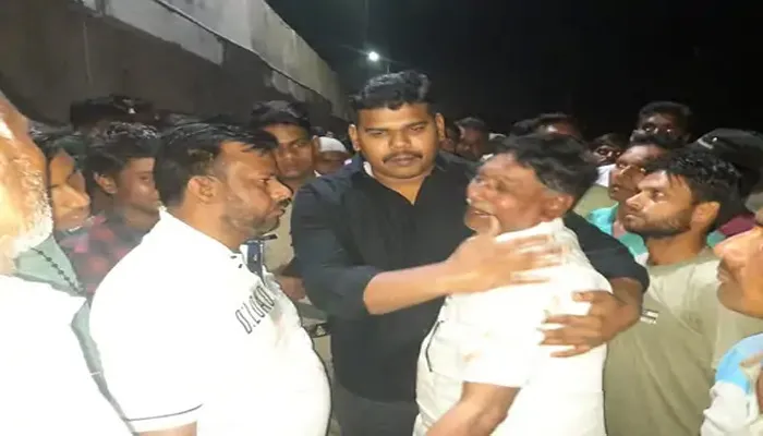 इटावा: हाईटेंशन लाइन की चपेट में आने से युवक की मौत, मचा हड़कंप