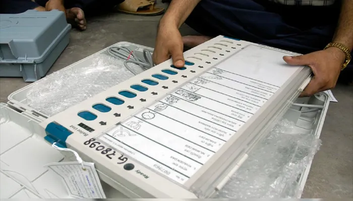 अयोध्या: वीवीपैट पर्चियों का ईवीएम से होगा मिलान, साइट पर अपलोड होंगे रिजल्ट