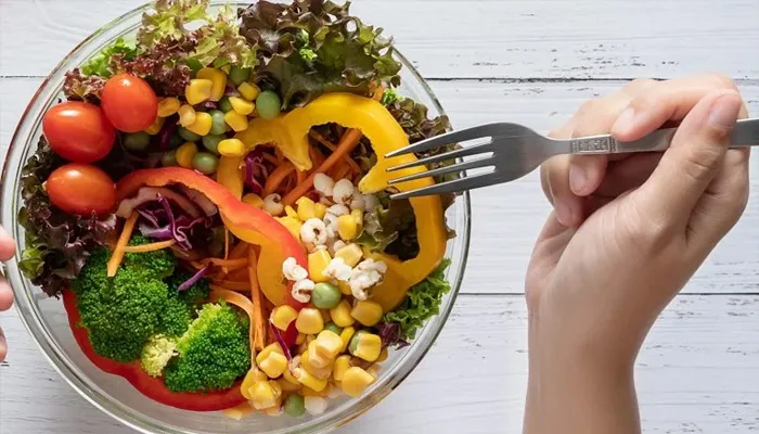 Lifestyle Tips: हड्डियों को मजबूत बनाने में मददगार हैं यह 9 चीजें, नहीं होंगी बुढ़ापे में दिक्कतें