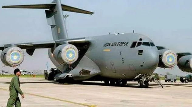 यूक्रेन: बुखारेस्ट से 119 भारतीयों, 27 विदेशियों को लेकर हिंडन स्टेशन पहुंचा वायुसेना का विमान