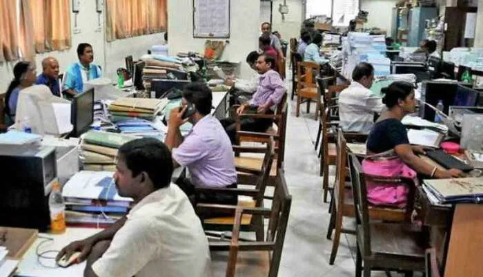 अयोध्या: आज से खुलेंगे सरकारी दफ्तर, कर्मचारियों पर हावी रहेगा मार्च प्रेशर