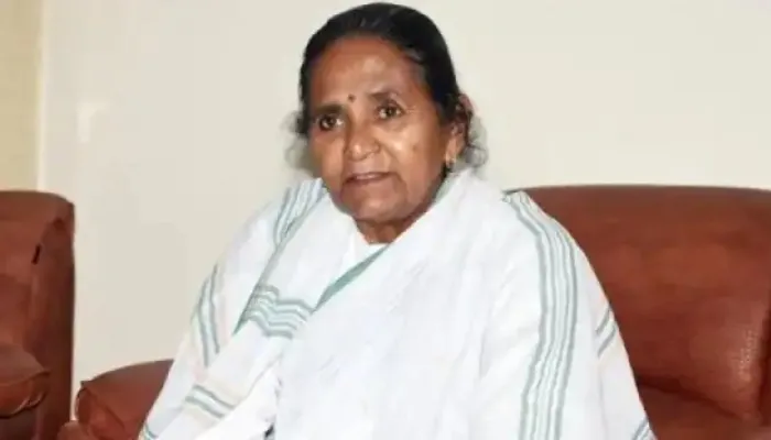 UP Board Paper Leak: माध्यमिक शिक्षा मंत्री गुलाब देवी ने प्रेसवार्ता में पेपर लीक को लेकर कही यह बात